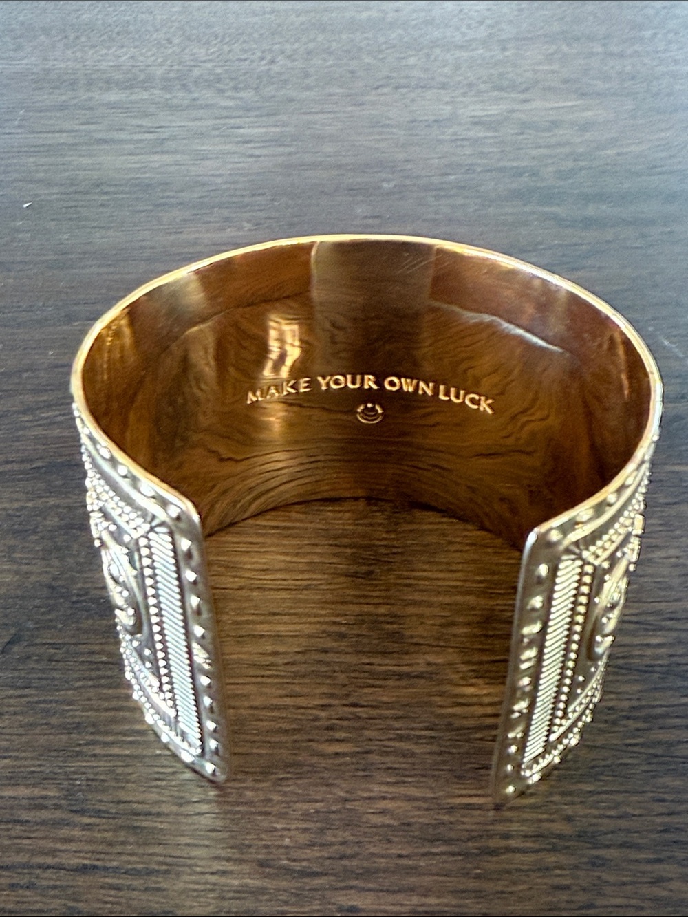 Jane Win Lucky Horseshoe Cuff Bracelet - Picture 2 of 8